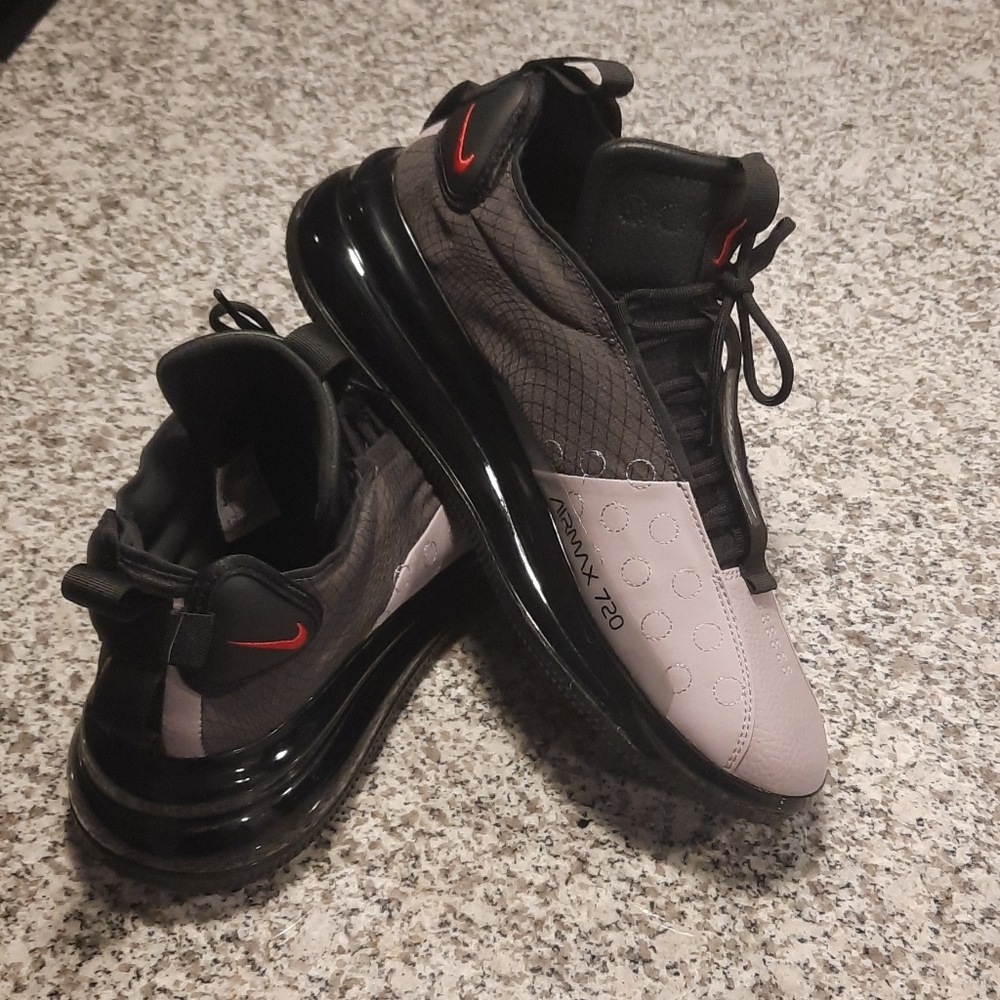 Nike D/MS/X 720 Waves Shoes